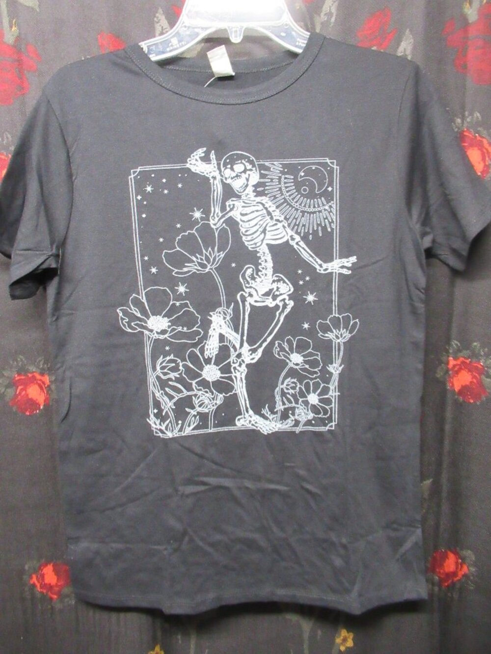 💥Dancing Skeleton with Flowers Tee